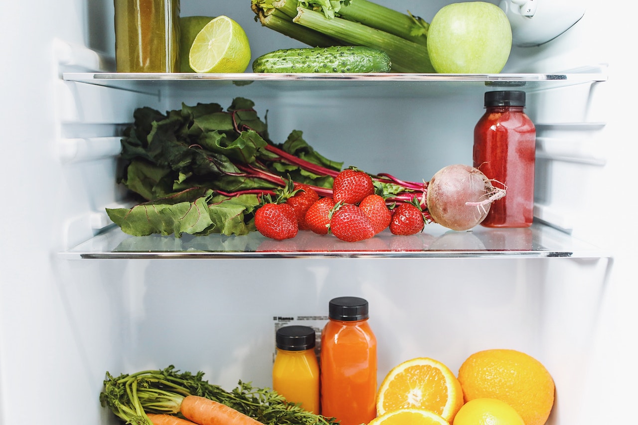 Comment nettoyer son frigo naturellement avec du vinaigre blanc, du  bicarbonate ou du tea tree ?